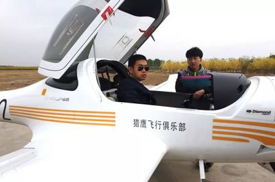 猎鹰飞行俱乐部:世界上最土豪的航空小镇,家家都有私人飞机!